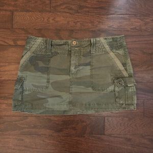 American Eagle camouflage skirt